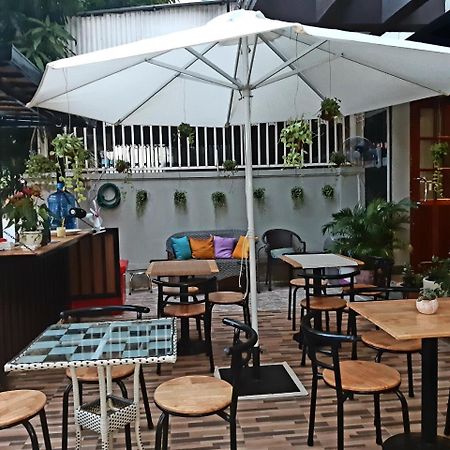 Lalune Hotel Phnom Penh Exterior foto